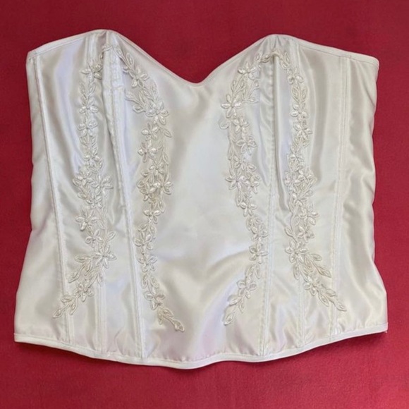 Sexy strapless white embellished corset : wedding lingerie - Picture 4 of 6